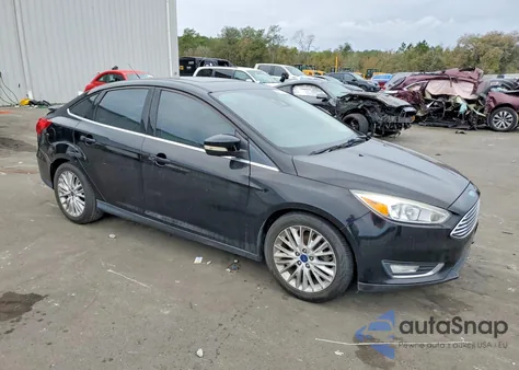 2018 Ford Focus Titanium z USA, uszkodzony, nr VIN 1FADP3J23JL289198
